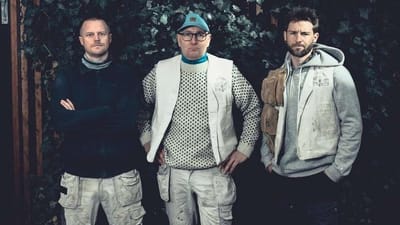 For to &aring;r siden afsl&oslash;rede t&oslash;mrersvendene Laurits Lillelund (tv), Rikki Hansen (i midten) og Peter Tallquist (th) deres dav&aelig;rende byggeleder i fuske med svaret i en analyserapport, s&aring; de i mindst en uge blev udsat for potentielt livsfarlige asbestfibre. Tirsdag er den tidligere byggeleder blevet id&oslash;mt tre m&aring;neders betinget f&aelig;ngsel for dokumentfalsk.   