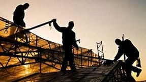 Nu bliver det muligt for udl&aelig;ndinge, som arbejder i Danmark, at f&aring; information om alt fra sikkerhed til skat. I hvert fald, hvis de bor i n&aelig;rheden af N&aelig;stved, her har man nemlig f&aring;et lavet informationsmateriale p&aring; forskellige sprog.