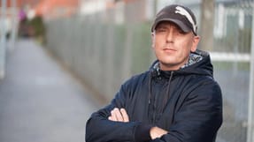 Martin Jakobsen har flere gange har v&aelig;ret p&aring; kursus hos JK-Proces.
- Jeg har ikke f&aring;et nogen klagevejledning. For s&aring; ville jeg helt sikkert have klaget. Man f&oslash;ler sig som en flok aber i et bur p&aring; det kursus, siger han. 