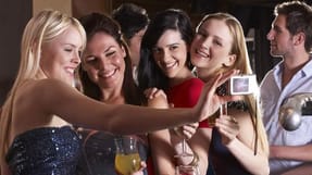 De må ikke få gratis drinks, hvis mænd skal betale!