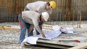 Danske arbejdsl&oslash;se skal til at overveje at tage et smut over &Oslash;resundsbroen for at finde arbejde. Nye byggeprojekter skyder op af den svenske skovbund i stor stil.