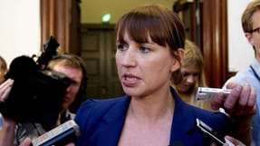 Mette Frederiksen (S) skal nu i samr&aring;d om nye regler, der holder Arbejdstilsynets rapporter om alvorlige ulykker hemmelige for offentligheden. 