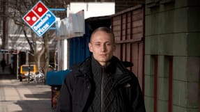 - Vi har snakket med Mikkel om, hvor vigtigt det er at f&aring; alting p&aring; skrift, fort&aelig;ller Mikkel Petersens far Sonny Bolvig og mor Heidi Petersen.