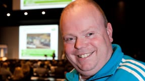 - Det er rigtig, rigtig godt med den &aring;rlige arbejdsmilj&oslash;konference i mejeriindustrien. Her m&oslash;des vi med andre og snakker om arbejdsmilj&oslash;, siger 40-&aring;rige Jack Hansen, der er arbejdsmilj&oslash;repr&aelig;sentant hos Ish&oslash;j Friskvareterminal under Arla Foods.