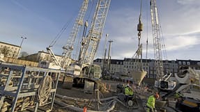 Sikkerheden skal forbedres, n&aring;r der arbejdes med kraner p&aring; metroen. Det er en del af en ny sikkerhedsplan fra Metroselskabet.