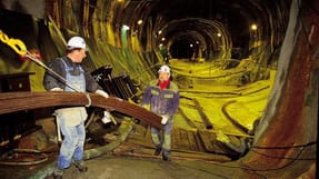 Ulykker, b&oslash;der og p&aring;bud har pr&aelig;get metrobyggeriet i K&oslash;benhavn.