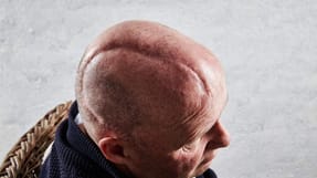 Falckredder Erik Schack sv&aelig;vede mellem liv og d&oslash;d i koma i 19 dage med familien ved sin side.