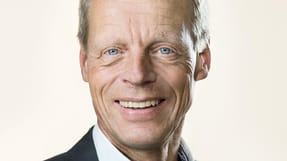 - Vi m&aring; f&aring; justitsministeren og besk&aelig;ftigelsesministeren til at svare p&aring;, hvem det er, som har f&oslash;rertr&oslash;jen p&aring; p&aring; dette omr&aring;de, siger Socialdemokraternes besk&aelig;ftigelsesordf&oslash;rer Lennart Damsbo-Andersen.