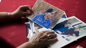 Et brev fra politiet om, at sagen var henlagt. Det var alt, hvad 77-&aring;rige Inger Marie Andersen h&oslash;rte fra myndighederne, efter hendes mand d&oslash;de i en arbejdsulykke.
