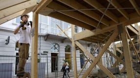 Efter at en t&oslash;mrervirksomhed gik konkrus i Lemvig, hjalp 3F Holstebro lynhurtigt de fyrede ansatte videre p&aring; arbejdsmarkedet.  