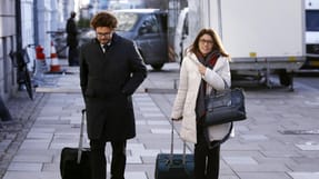 Administrerende direkt&oslash;r Domenico Rizzo og en kvindelig ansat i Solesi var fredag i Arbejdsretten. Kravet til Solesi er 14,5 millioner kroner for grov underbetaling af udenlandske arbejdere p&aring; Dongs olieterminal.