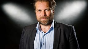 - Den aflyste skatteaftale er et gigantisk nederlag for Lars L&oslash;kke Rasmussen og regeringen - og det er nok kun et sp&oslash;rgsm&aring;l om tid, f&oslash;r det f&aring;r alvorlige valg-konsekvenser for regeringen, mener Rasmus J&oslash;nsson i dagens blog.