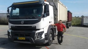 Ukrainske Mykola Makarenko k&oslash;rte korn for den danske landmand Peter Kj&aelig;r Knudsen. Ukraineren blev kvalt i korn p&aring; jobbet og d&oslash;de som 34-&aring;rig i Danmark. 