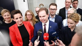 Fra 1. februar n&aelig;ste &aring;r er det s&aring;kaldte opholdskrav v&aelig;k. Det har partierne bag n&aelig;ste &aring;rs finanslov besluttet.