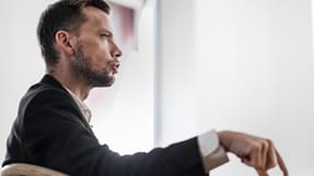 - Vi vil tage det i klumper, og den f&oslash;rste klump kommer til at handle om ressouceforl&oslash;bene. Her ser vi de st&oslash;rste udfordringer, sagde besk&aelig;ftigelsesminister Peter Hummelgaard.