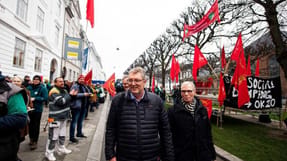 Topforhandlerne for landets bygningsarbejdere, Claus von Elling og Palle Bisgaard fra 3F Byggegruppen, har natten til tirsdag indg&aring;et et forlig med arbejdsgiverne i Dansk Byggeri.