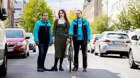- Der er to arbejdsmarkeder i K&oslash;benhavn: &Egrave;t for dem, der taler dansk, og &eacute;t for dem, der ikke g&oslash;r, mener Jack Campbell, der sammen med Pouyan Vaili (tv.) og Laura Dickinson (midt) udg&oslash;r Wolt Workers Group.