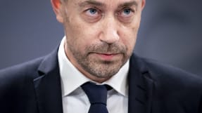 Sundheds- og &aelig;ldreminister Magnus Heunicke siger i en pressemeddelelse, at den godkendte vaccine kommer til at &aelig;ndre epidemiens udvikling markant. (Arkivfoto)