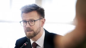Transportminister Benny Engelbrecht er &oslash;verste ansvarlig for opf&oslash;relsen af en Storstr&oslash;msbro mellem Sj&aelig;lland og Falster.