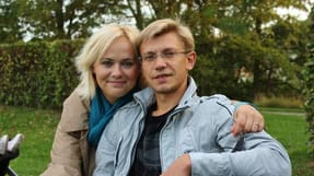 - Vi er meget taknemmelige over, at 3F hjælper os med sagen. Vi vil gerne fortælle om sagen, fordi vi er ikke de eneste, der bliver snydt for løn. Der er mange andre over hele Danmark, siger Jekaterina Zebeloviciene og Viaceslav Zebelovic.