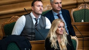 Nye Borgerlige med Lars Boje Mathiesen og Pernille Vermund som de mest prominente folketingsmedlemmer er ofte blevet beskyldt for at have en polariserende tilgang til politik.