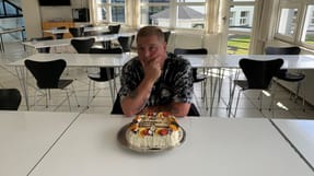 Steen Hendriksens fem &aring;r i aktivering blev sidste &aring;r "fejret" med lagkage hos 3F Randers.
