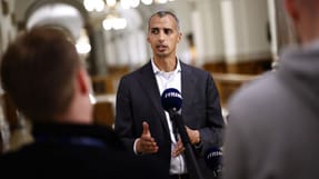 - Hvis der er fusk, skal det ikke stå på i årevis, siger udlændinge- og integrationsminister Mattias Tesfaye (S).