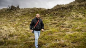 Torben Hedegaard har altid sit kamera over skulderen, n&aring;r han g&aring;r ture i hjemegnen Thy. G&aring;ture, som er godt for hans helbred, har l&aelig;gerne sagt.