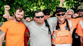 En håndfuld polske og danske ansatte fra Femern var taget i Arbejdsretten i dag for at kæmpe for ens lønniveau for danske og udenlandske ansatte.