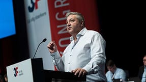 Det skal ogs&aring; g&oslash;res mindre bureaukratisk at f&aring; tidlig pension, lyder et af pejlem&aelig;rkerne for  3F's formand, Henning Overgaard.