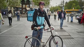 Det nu tidligere Wolt-bud Rasmus Emil Hjorth har blandt andet kritiseret Wolts&nbsp;brug af &ldquo;falske selvst&aelig;ndige&rdquo;.