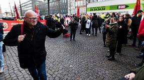 John Frederiksen, der er ledende forhandler p&aring; l&oslash;nmodtagernes side og formand for 3F Privat Service, Hotel og Restauration, klappes ind til overenskomstforhandlingerne.