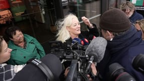 HK-formand Anja C. Jensen blev m&oslash;dt af kritik under et forretningsudvalgsm&oslash;de i FH tirsdag, siger hun efter m&oslash;det. P&aring; m&oslash;det blev en advokatunders&oslash;gelse af kr&aelig;nkelsesanklager mod den tidligere FH-formand Lizette Risgaard diskuteret.
