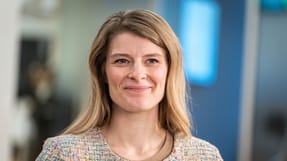 Besk&aelig;ftigelsesminister Ane Halsboe-J&oslash;rgensen (S) vil i s&aelig;rlig grad s&aelig;tte ind over for de brancher, hvor der sker flest d&oslash;dsulykkerEmil Nicolai Helms/Ritzau Scanpix