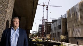 Formanden for Pensiondanmark, 3F's forbundsformand Henning Overgaard, forst&aring;r godt, at nogle vil finde pensionsselskabets bel&oslash;b til dets afg&aring;ende direkt&oslash;r kritisabelt.  