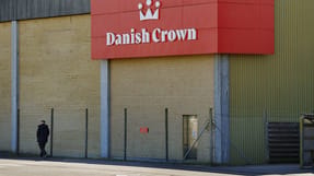 Danish Crown har meldt ud, at lukningen af slagteriet i Ringsted kommer til at ske fra midten af september.