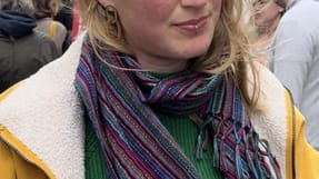 T&oslash;mrersvenden Jette J&oslash;rgensen var en af de mange demonstranter, der var m&oslash;dt op i regnvejret foran Arbejdermuseet. Foto: Lasse Engelbret-Pedersen