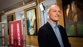 Enhedslistens politiske ordf&oslash;rer, Pelle Dragsted, m&aring; m&oslash;de sit bagland bag en computersk&aelig;rm her i weekenden (foto: Emil Nicolai Helms/Ritzau Scanpix)