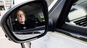 Man bliver d&oslash;dtr&aelig;t af ikke at lave noget p&aring; en arbejdsdag fra klokken 6.30 til&nbsp;17. Jeg glor p&aring; min mobil, h&aelig;kler og venter og venter, fort&aelig;ller flexchauff&oslash;r Karina West.