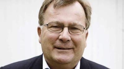 Besk&aelig;ftigelsesminister Claus Hjort Frederiksen (V) vil ikke kommentere p&aring;, om antallet af d&oslash;dsulykker blandt udl&aelig;ndinge er for stort i forhold til deres antal p&aring; arbejdsmarkedet.
