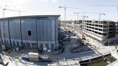 Sikkerhedskurser, sikkerhedsbonus, byggepladsaviser og f&aelig;lles mandskabsfaciliteter har bidraget til bedre sikkerhedskultur og f&aelig;rre ulykker. 