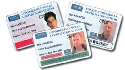 St&aring;r det til byggeriets parter, skal der indf&oslash;res en obligatorisk sikkerhedsuddannelse med efterf&oslash;lgende udstedelse af sikkerhedsk&oslash;rekort eller Safe Pass, som man g&oslash;r i England og Irland.
