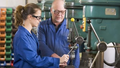 I denne uge er der s&aelig;rligt fokus p&aring; unges arbejdsmilj&oslash;. De er klart overrepr&aelig;senteret i ulykkesstatistikken. 