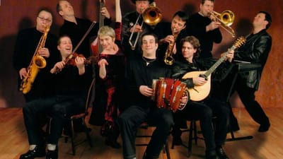Tænk hvis de nye musiktjenester bød på al musik i hele verden. Det gør de desværre ikke. Canadiske Bottine Souriante er fx. ret uopdrivelig.