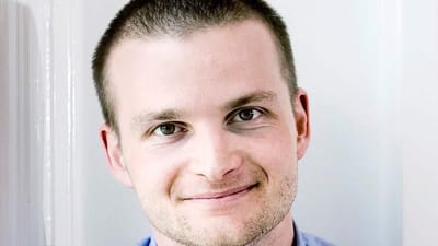 Skatteminister Thor M&ouml;ger Pedersen vil nu beskatte arbejdsgiverne, fordi de &oslash;del&aelig;gger medarbejderes helbred.