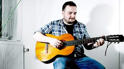 Emil Thygesen fik &oslash;delagt sit arbejdsliv som 25-&aring;rig. Han lever i dag som f&oslash;rtidspensionist.