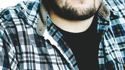 Emil Thygesen fik som 25-&aring;rig &oslash;delagt sit arbejdsliv. 3F har hjulpet ham til en erstatning p&aring; i alt 5,1 millioner kroner.