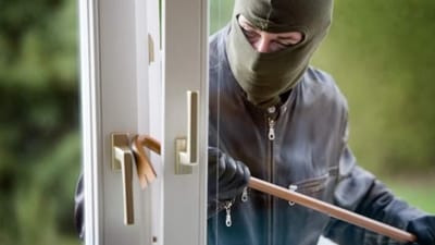 Hvert år sker der cirka 4.000 indbrud i juli måned alene.