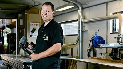Jesper Svenningsen kan sit h&aring;ndv&aelig;rk. Men der er ogs&aring; tid til at hygge sig efter fyraften.