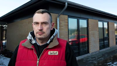 Claus Nowak-Jakcobsen, Vejle: 
Det drejer sig ikke kun om erstatning, men ogs&aring; om, at der skal falde en dom, s&aring; firmaet ved, at det koster penge at tilsides&aelig;tte sikkerheden.